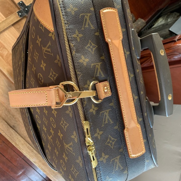 Louis Vuitton PEGASE 60 Travel Luggage - Picture 8 of 16